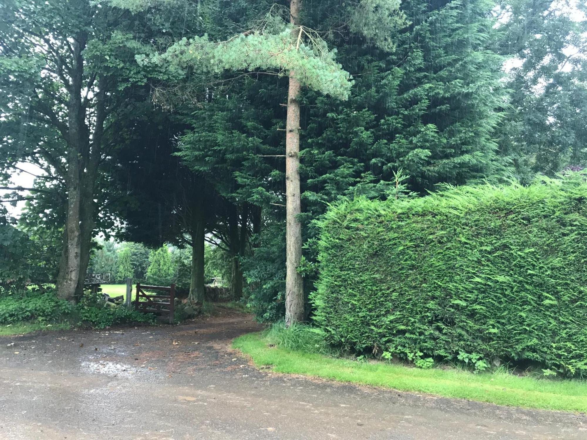 The Stables Near Glasgow Balmore Extérieur photo